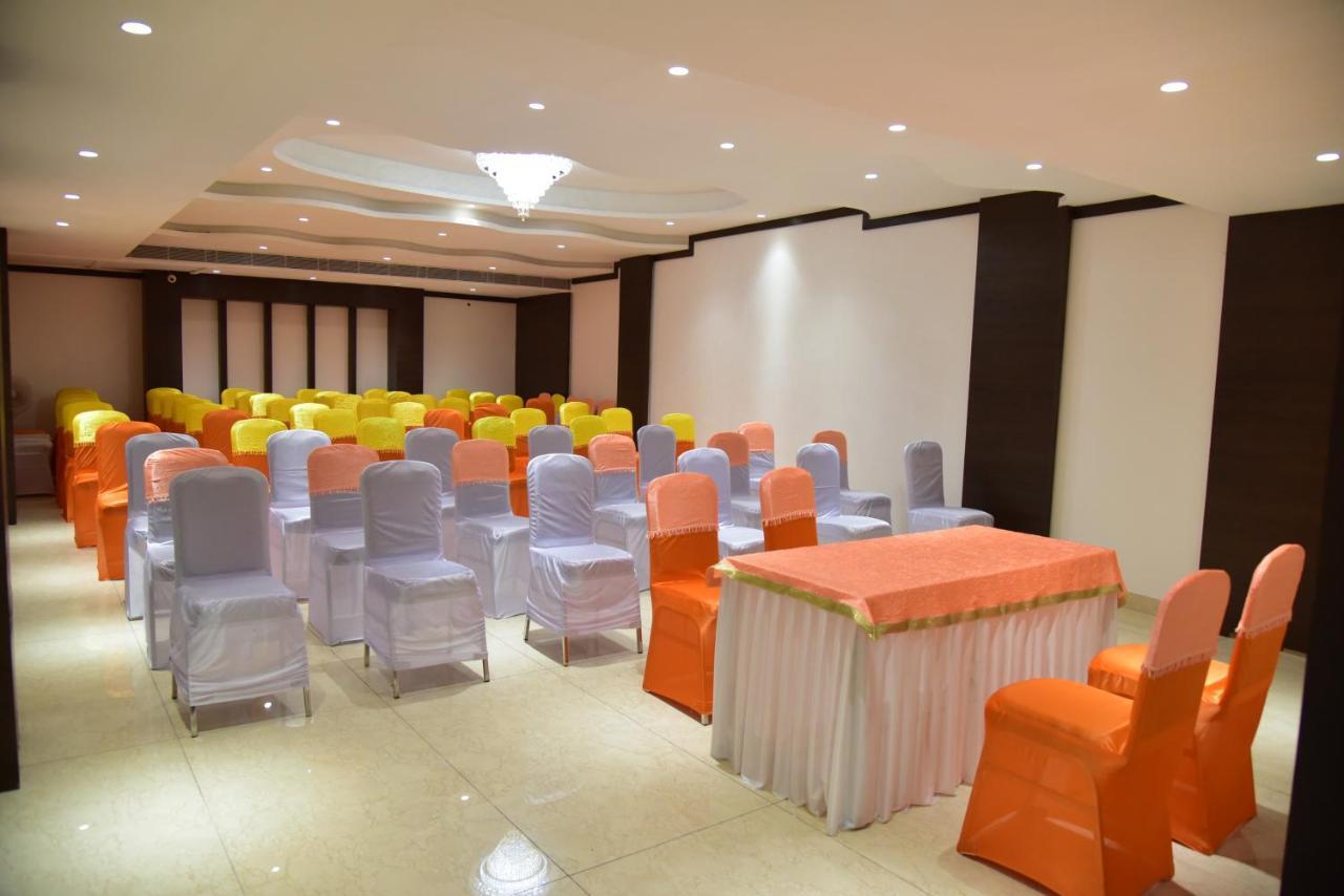 Hotel Crystal Grand Haldwāni Kültér fotó