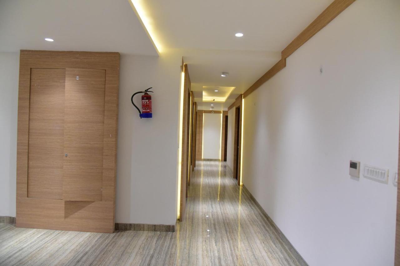 Hotel Crystal Grand Haldwāni Kültér fotó